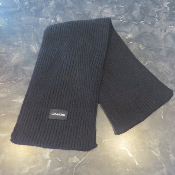 Calvin Klein Ribbed Knit Winter Scarf – Black – New Without Tags (B2) - Picture 3 of 5